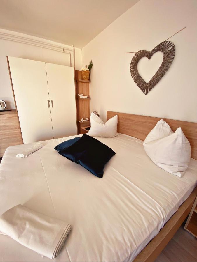 Hotel The Manzoni Family 3 Punat Exterior foto